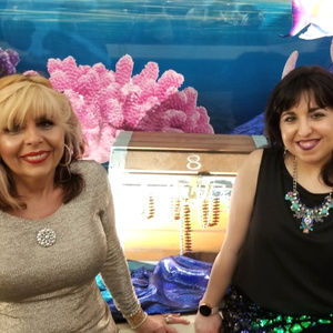 Meet the Poshers, Debra & Brittany